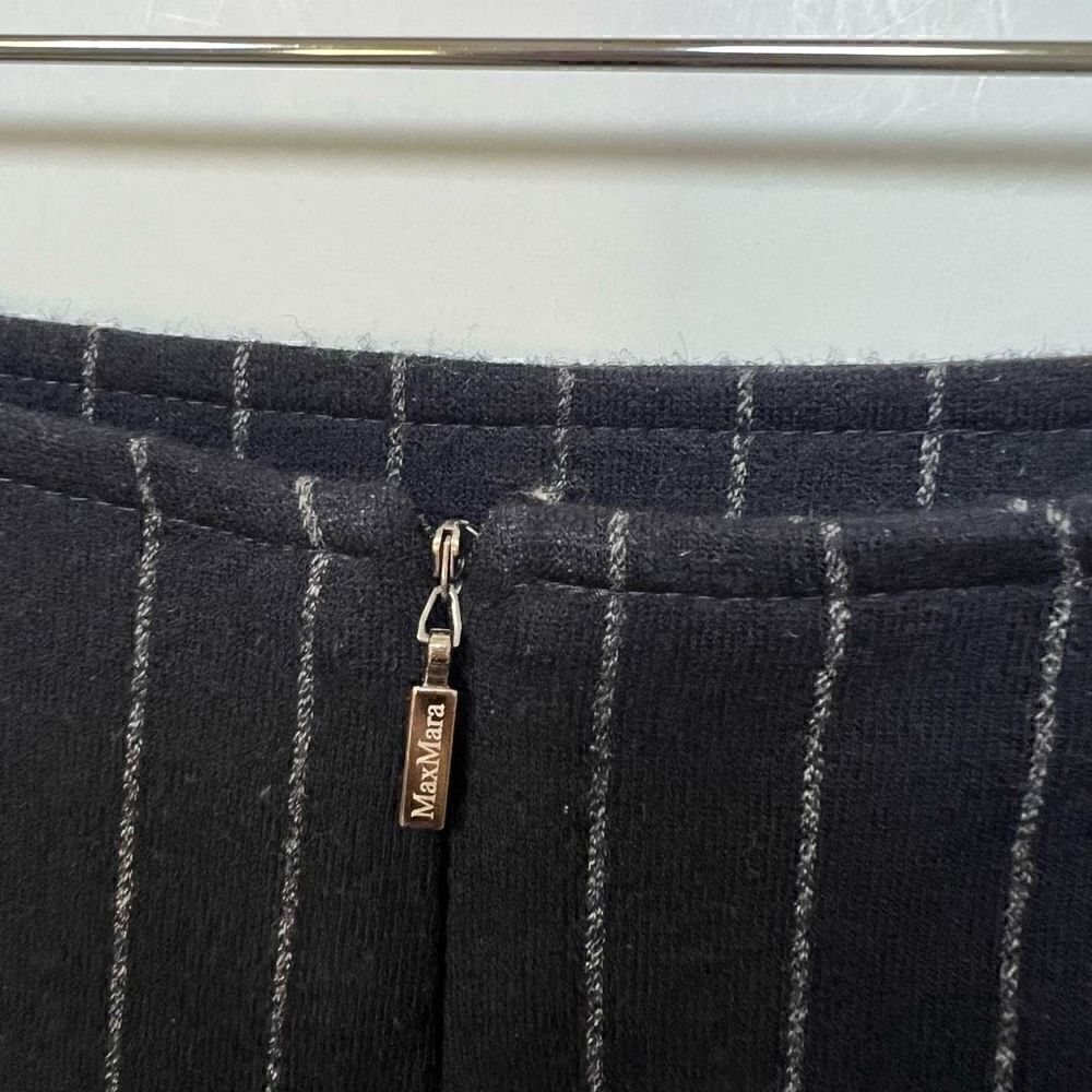 Max Mara Pencil Skirt Pin Stripe Ruffle Dark Navy Blue Designer Workwear size 46 - Picture 4 of 13